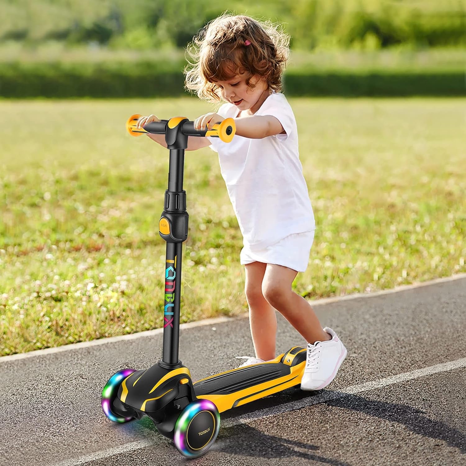 Kids Scooter for Age 3-12, Toddler Scooter with 4 Adjustable Heights, Light up 3-Wheels Scooter, Shock Absorption Design, Lean to Steer, Balance Training Scooter for Kids